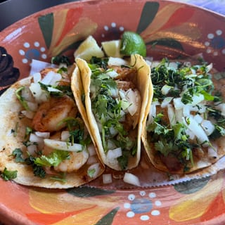 Fish or Shrimp Tacos / Tacos de Pescado o Camarón